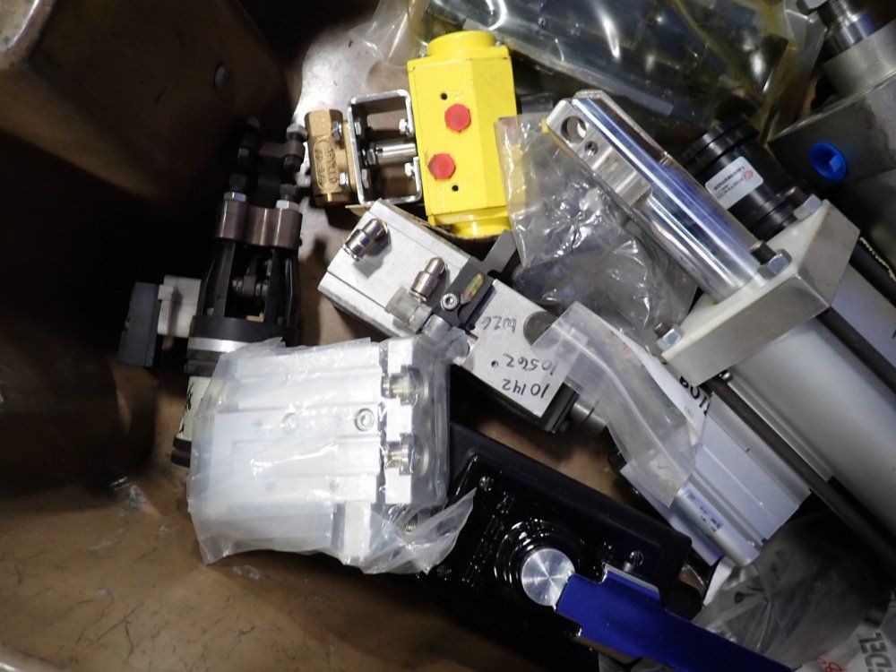 Reesm Zaytranm, Smc, Tunkers Misc. Equipment