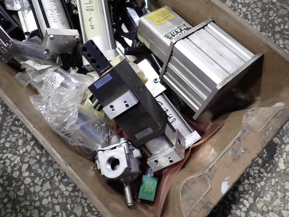 Reesm Zaytranm, Smc, Tunkers Misc. Equipment