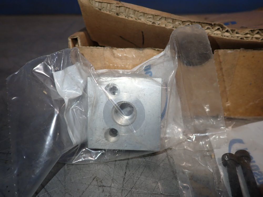 Nordson Remote Gun Mount - 1080984