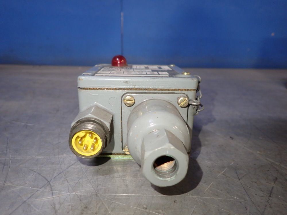 Allen Bradley Pressure Control - 836t-t253jx86x9