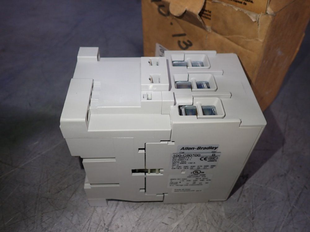 Allen Bradley Rail/panel Adapter - 100-c60*00