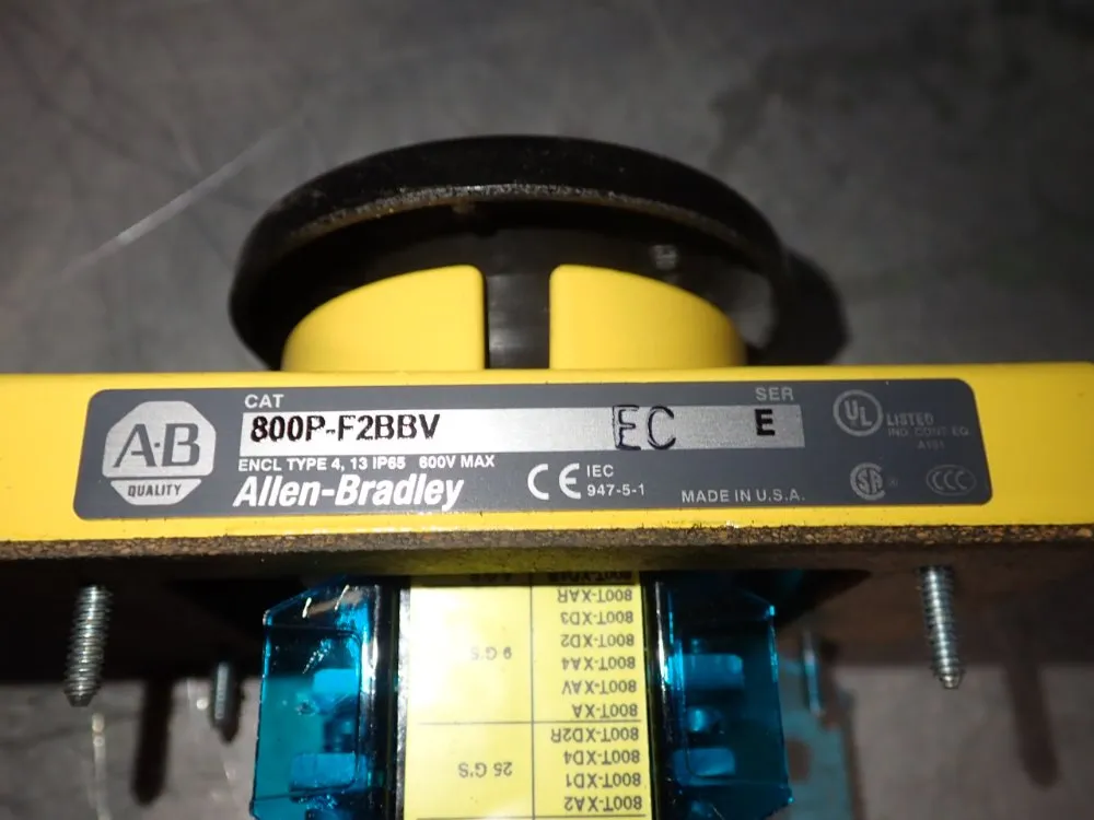 Allen Bradley Pushbutton - 800p-f2bbv