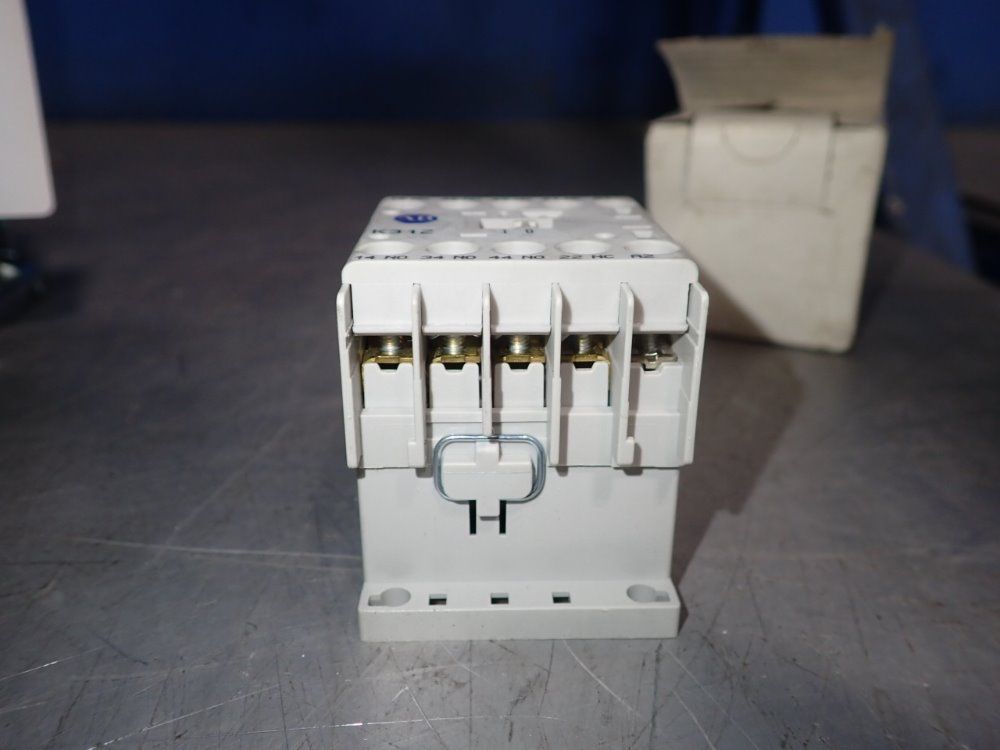 Allen Bradley Starter - 700-k31z