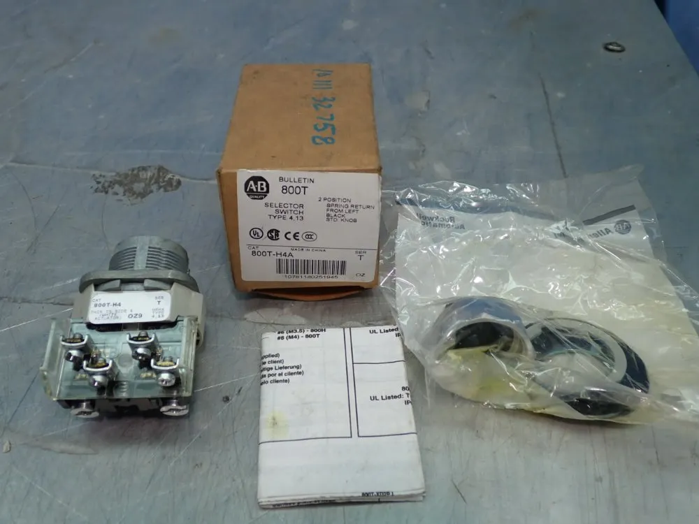 Allen Bradley Selector Switch - 800t-h4a