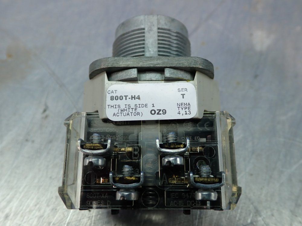 Allen Bradley Selector Switch - 800t-h4a