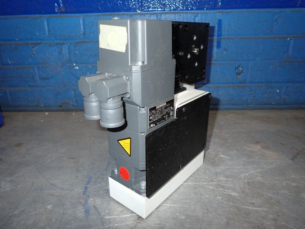 Siemens 9700 Rpm Servo Motor - 1ft6031-4ak71-4eg2