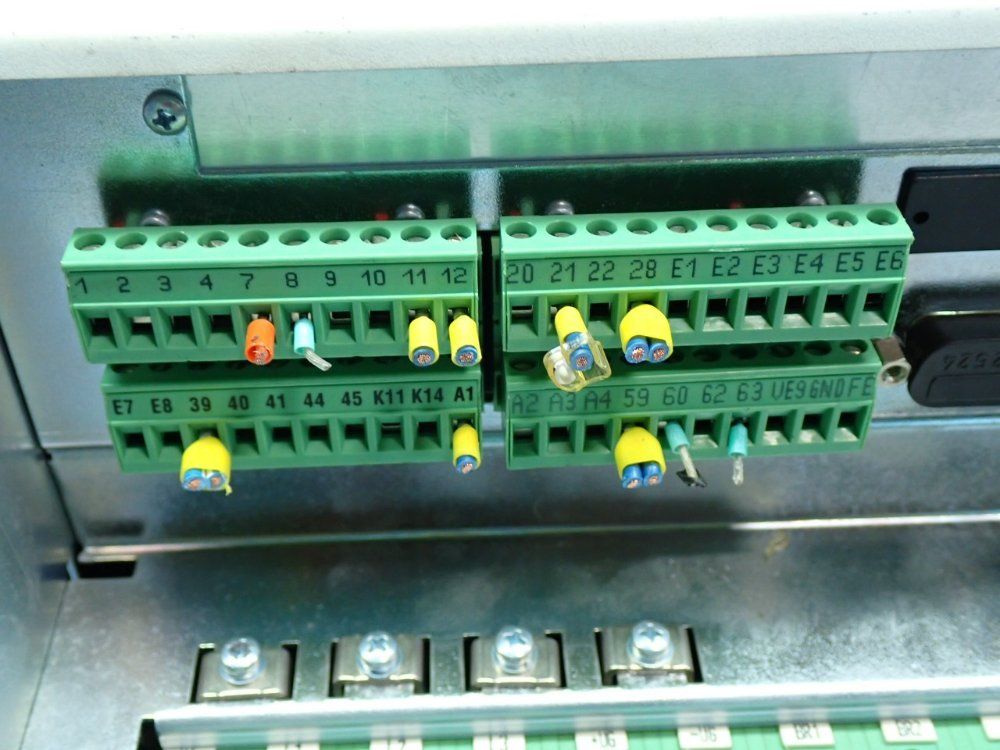 Lenze 8600-series Inverter Unit - Evf8602-e