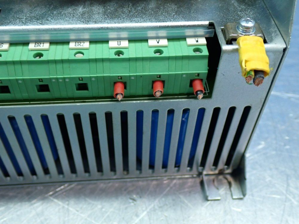 Lenze 8600-series Inverter Unit - Evf8602-e