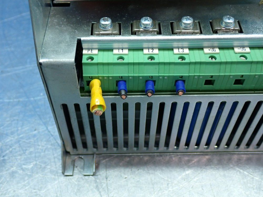 Lenze 8600-series Inverter Unit - Evf8602-e