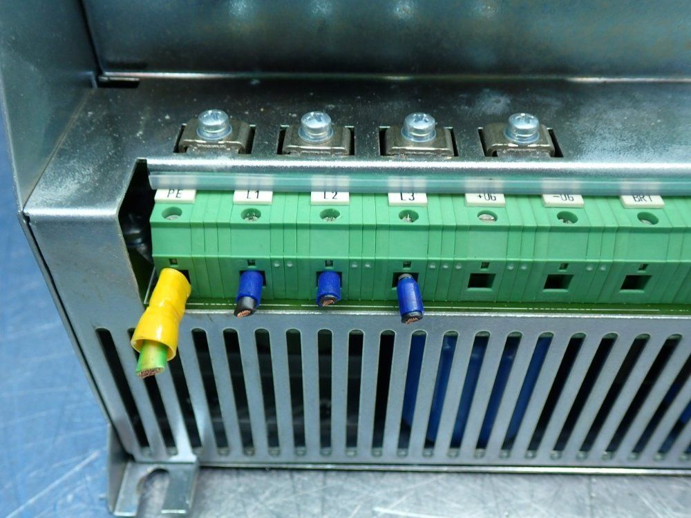 Lenze 8600-series Inverter Unit - Evf8602-e