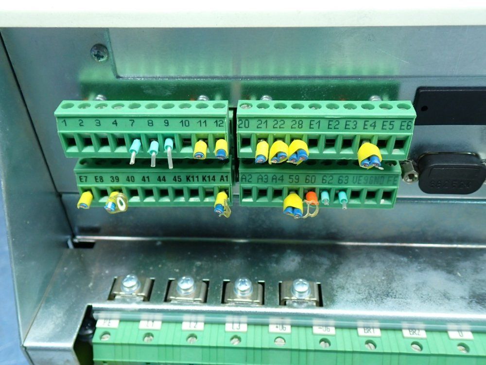 Lenze 8600-series Inverter Unit - Evf8602-e