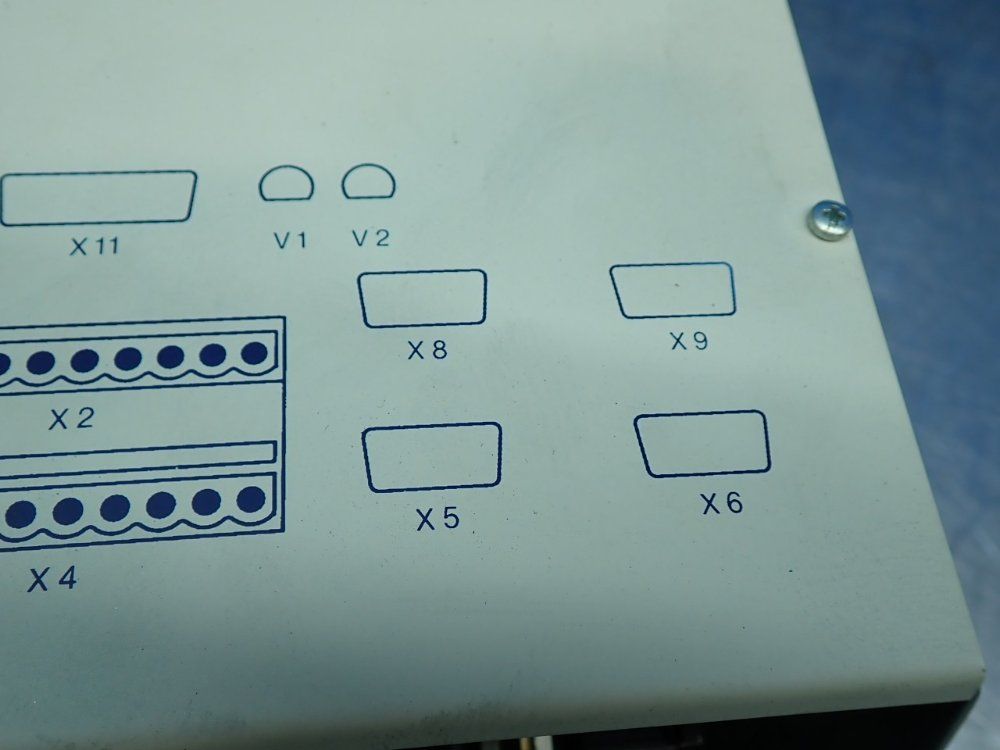Lenze 8600-series Inverter Unit - Evf8602-e
