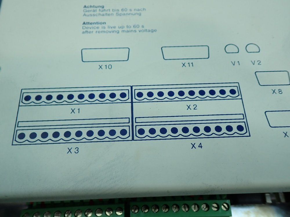 Lenze 8600-series Inverter Unit - Evf8602-e