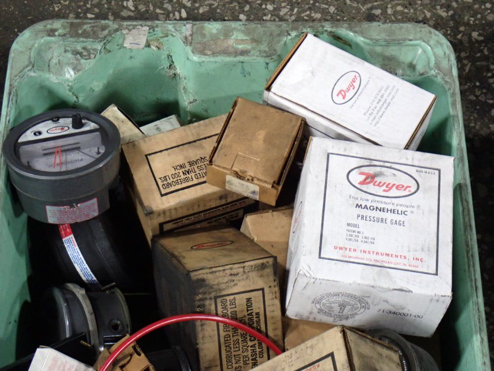 Dwyer / Ashcroft Gages