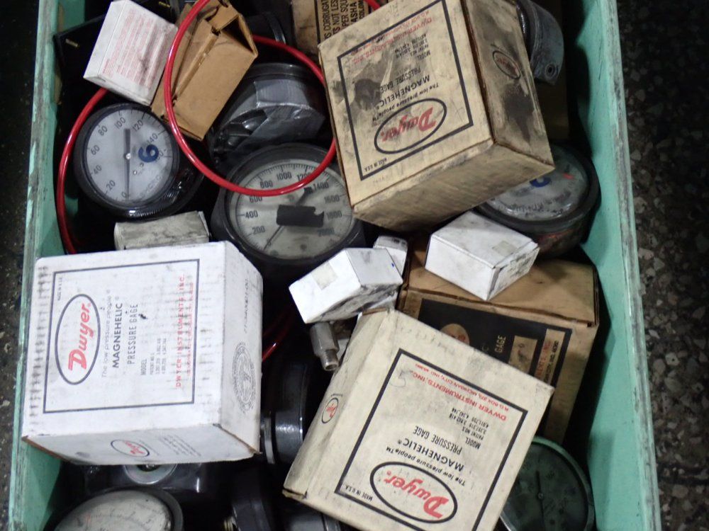 Dwyer / Ashcroft Gages