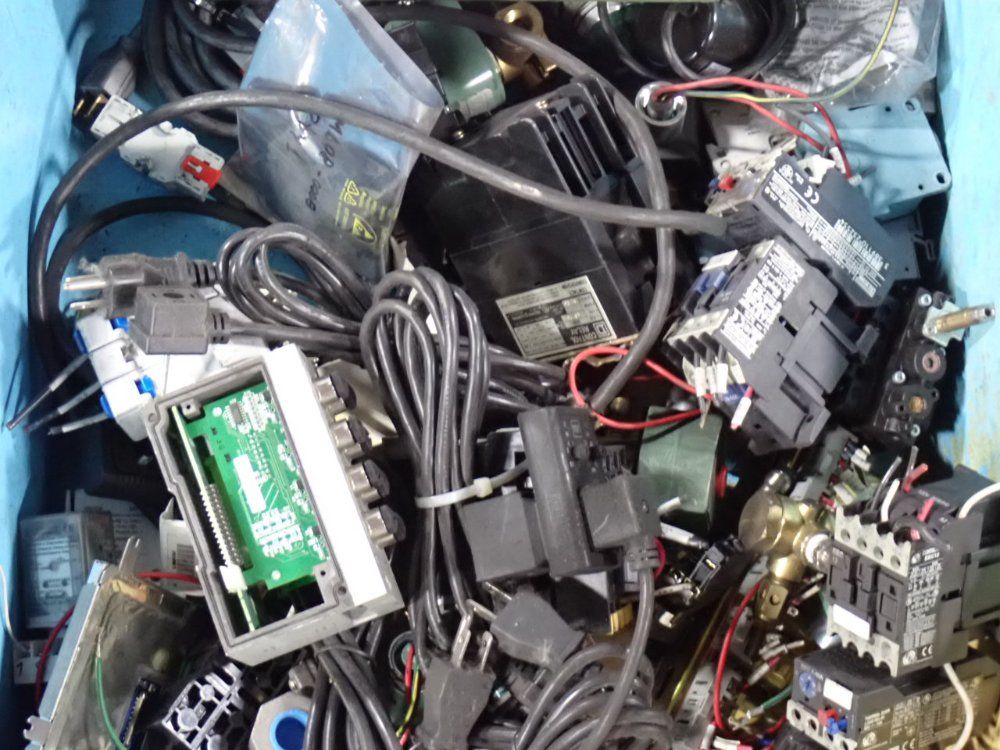 Contactors, Relays & Hot Plate