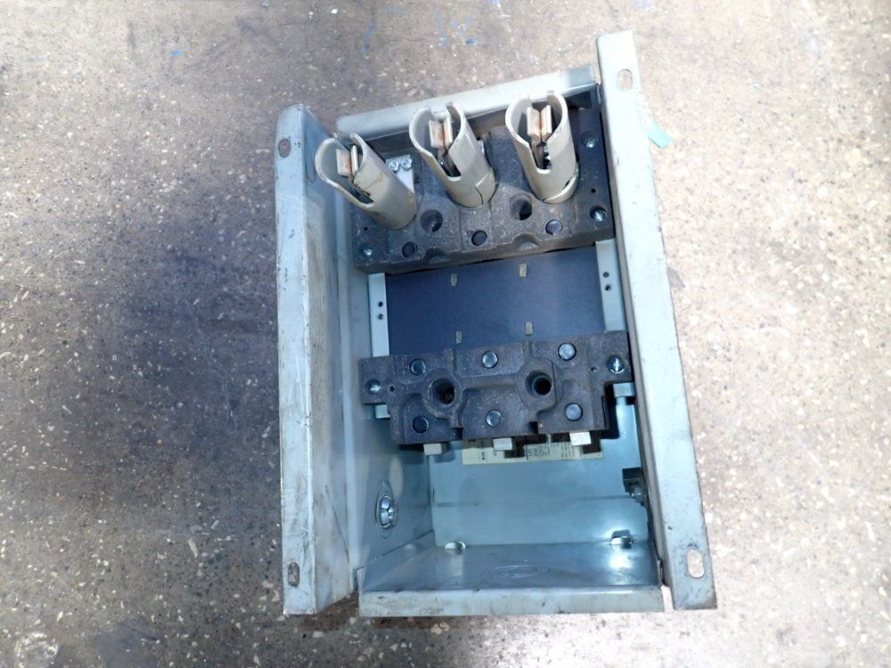 Gould 30a Bus Plug - Bos14351