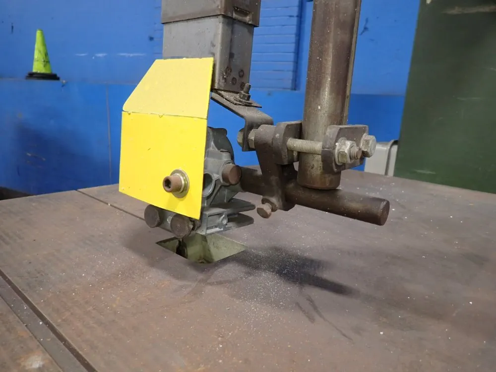 Scmi 36" Throat Vertical Band Saw - 900-sc