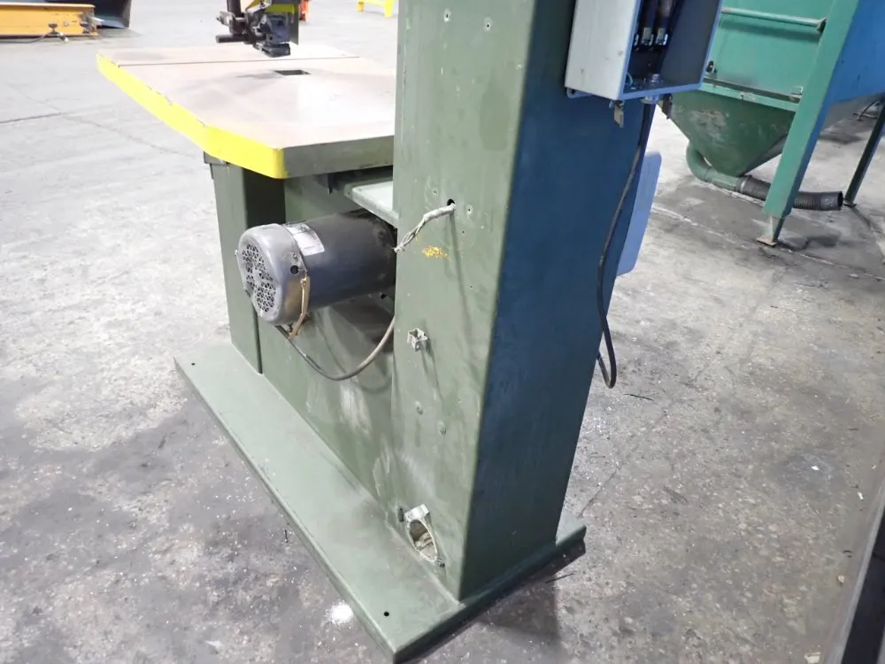 Scmi 36" Throat Vertical Band Saw - 900-sc