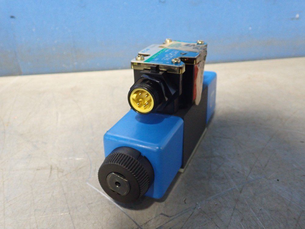 Eaton 350 Bar (5000 Psi) Directional Control Valve - Dg4v-3s-6c-m-fpa5w-b5-60