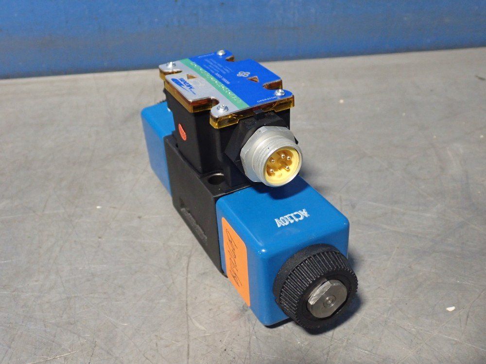 Metaris 350 Bar (5000 Psi) Directional Control Valve - Dg4v-3s-6c-m-fpa5w-b5-60