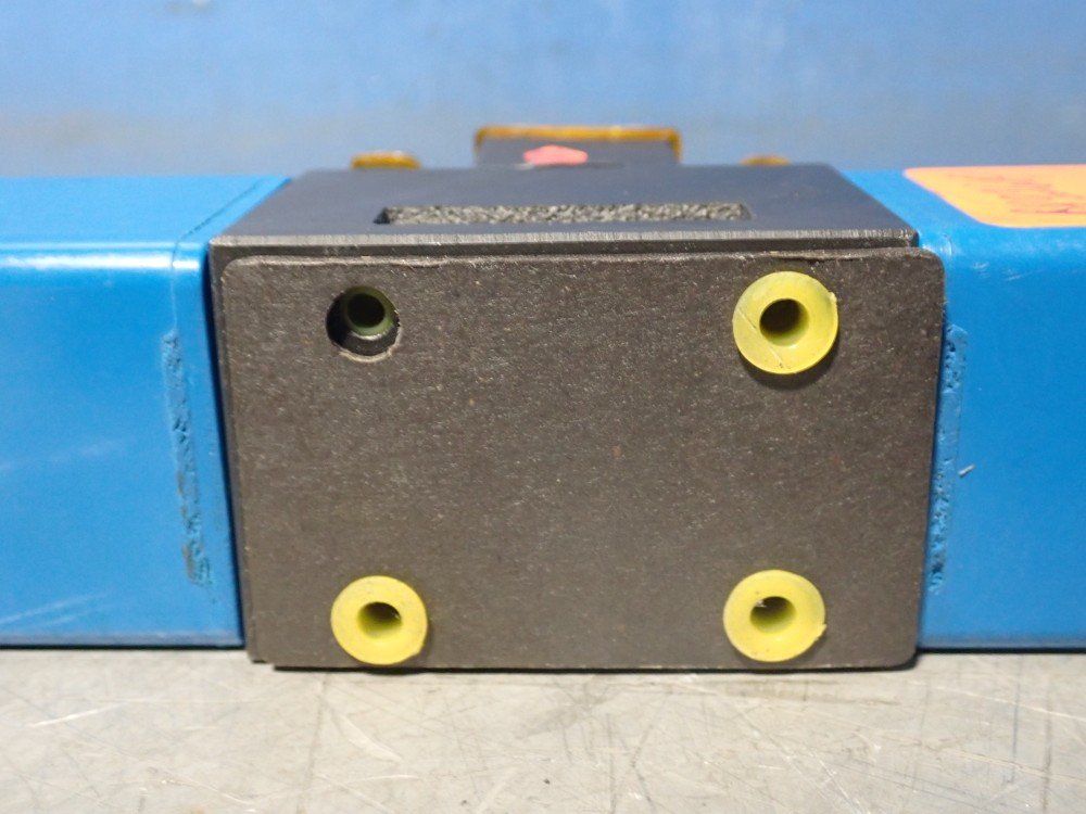 Metaris 350 Bar (5000 Psi) Directional Control Valve - Dg4v-3s-6c-m-fpa5w-b5-60
