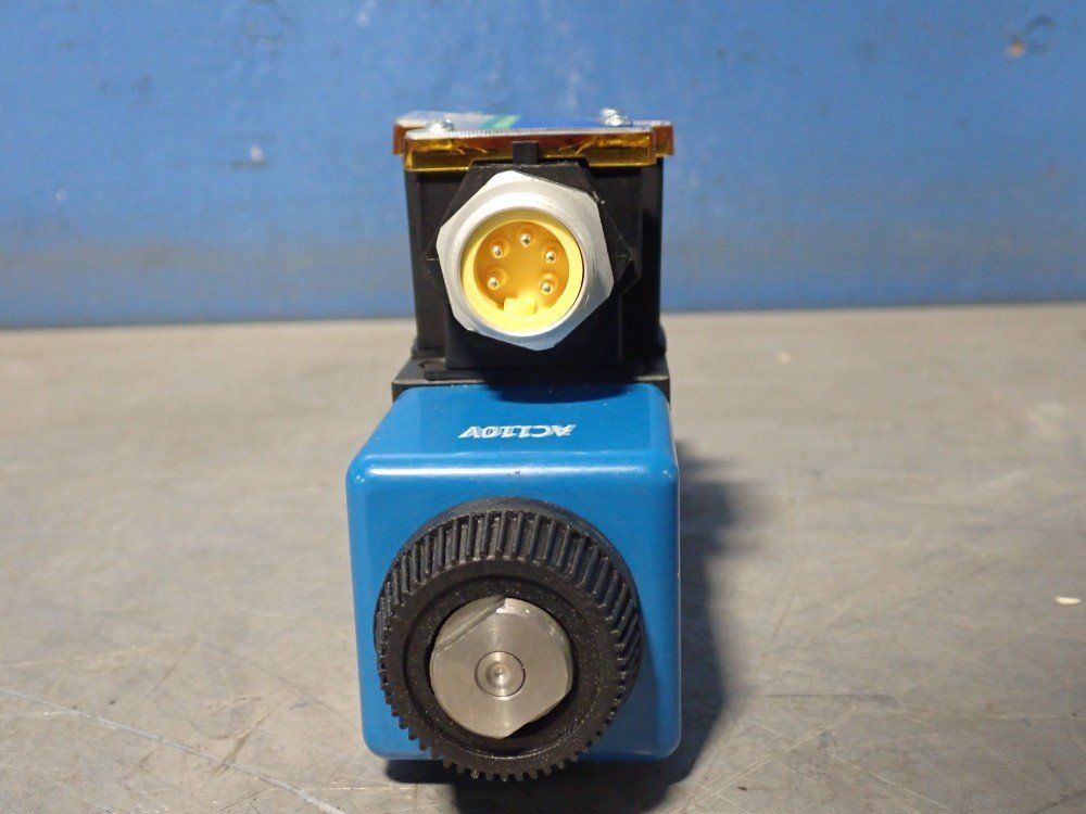 Metaris 350 Bar (5000 Psi) Directional Control Valve - Dg4v-3s-6c-m-fpa5w-b5-60