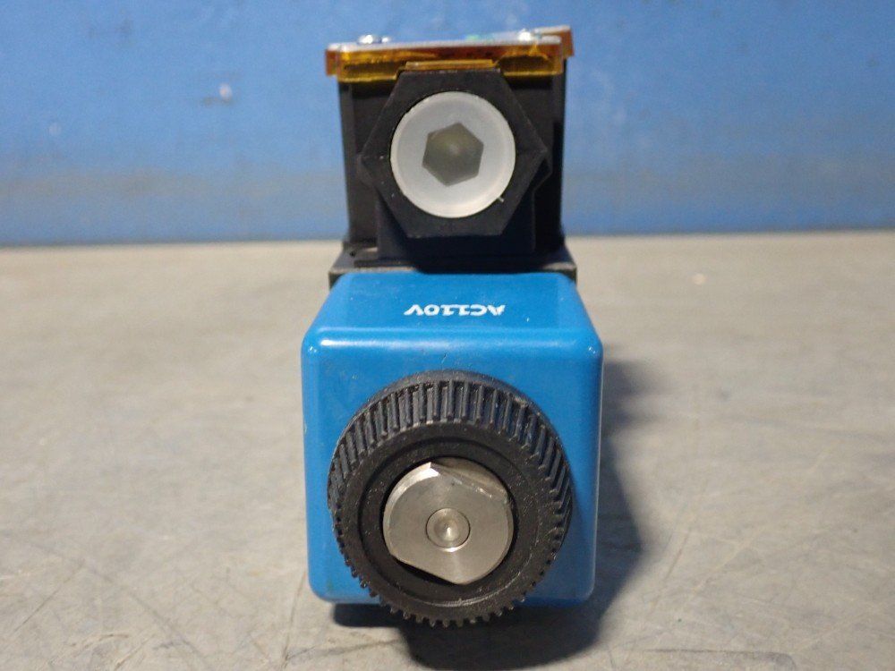 Metaris 350 Bar (5000 Psi) Directional Control Valve - Dg4v-3s-6c-m-fpa5w-b5-60