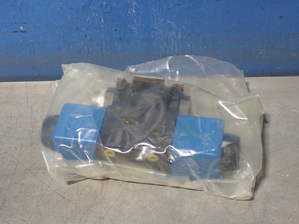 Metaris 350 Bar (5000 Psi) Directional Control Valve - Dg4v-3s-6c-m-fpa5w-b5-60