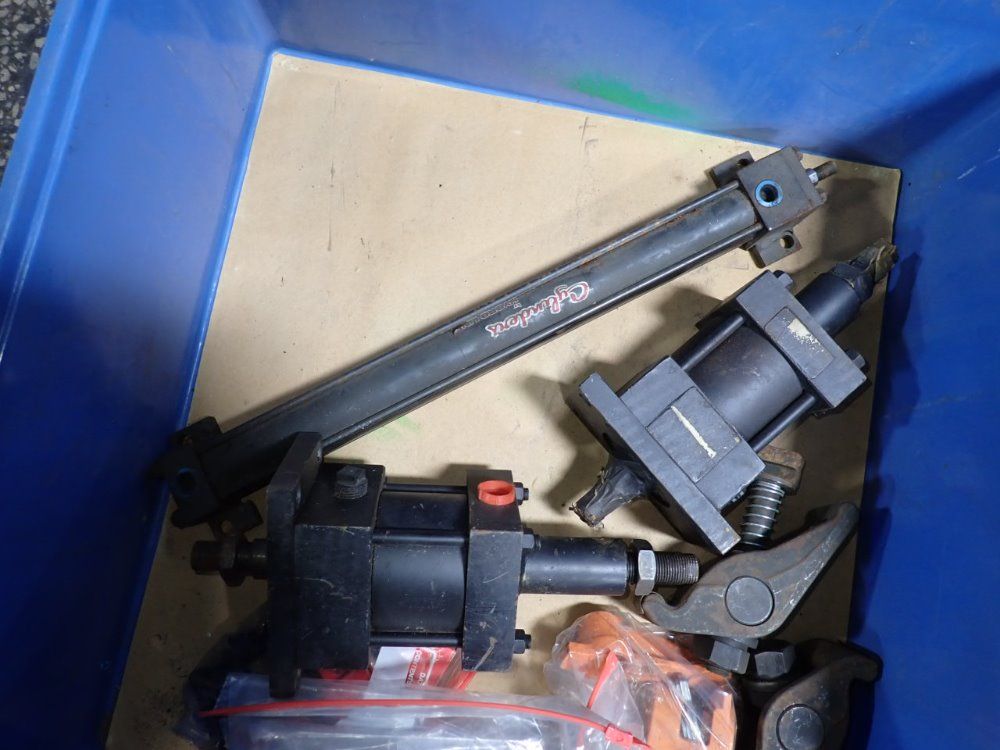 Cylinders / Hardware