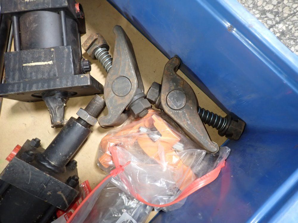 Cylinders / Hardware