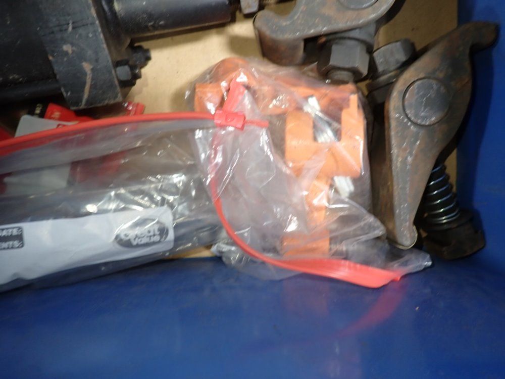 Cylinders / Hardware