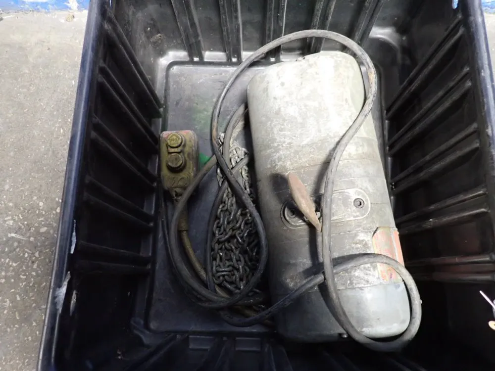 Columbus Mckinnon Corporation 1/4 Ton Electric Chain Hoist - B