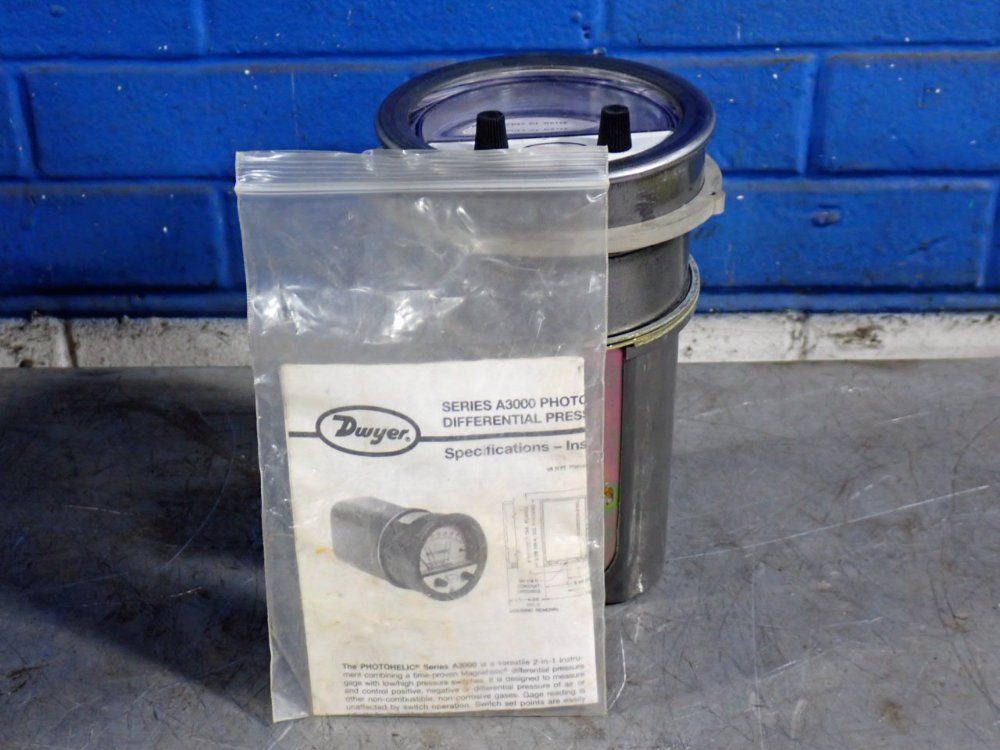 Dwyer Instruments 25 Psi Pressure Switch/gage - A3000