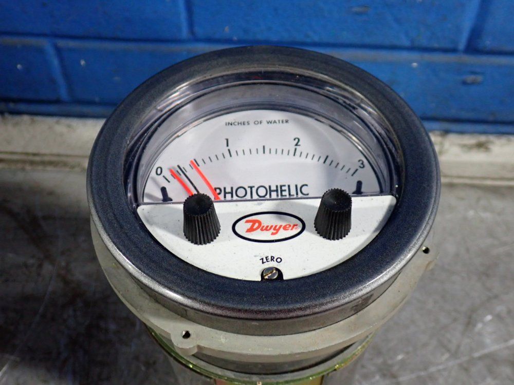 Dwyer Instruments 25 Psi Pressure Switch/gage - A3000