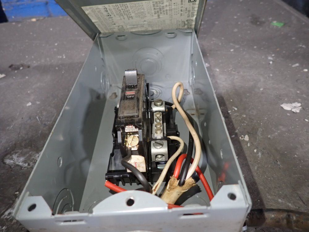 Square D Qo Load Center - Q02-4l70s