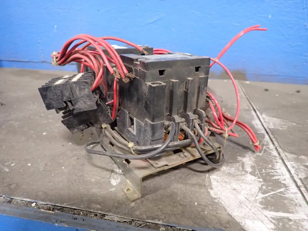 Square D Size 1 Motor Starter - Sc07