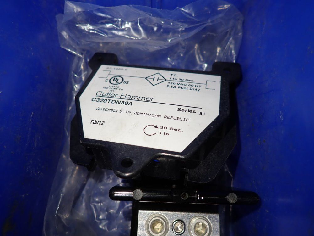 Buss / Cutler-hammer Distribution Block / Delay Timer - 16000-3