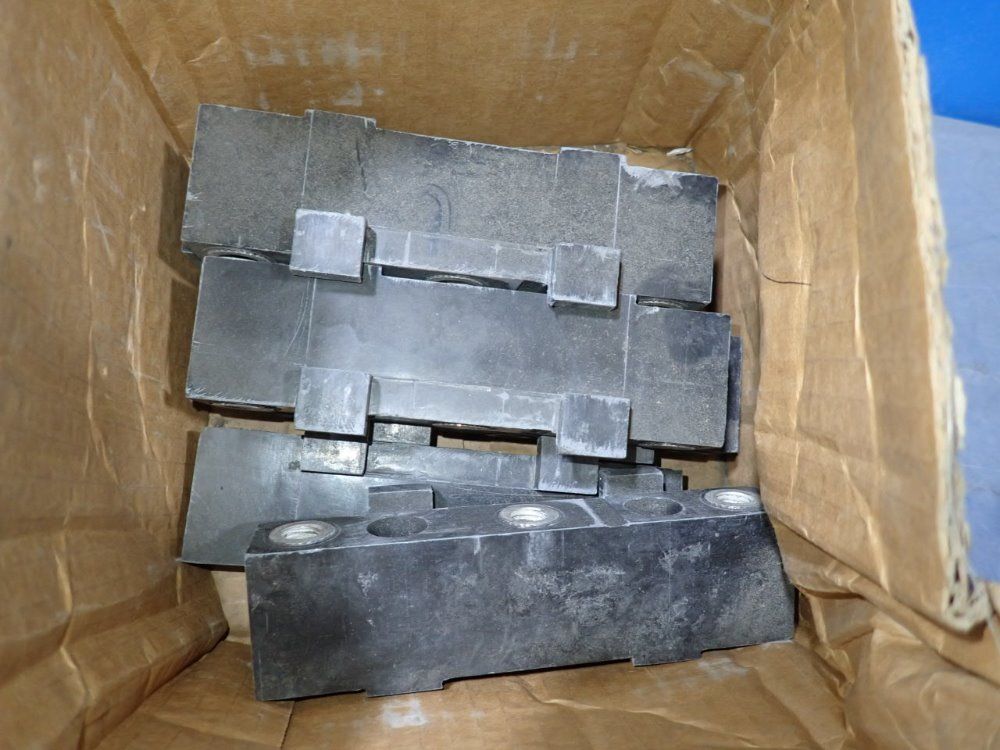 Eaton Support Insulator Kit