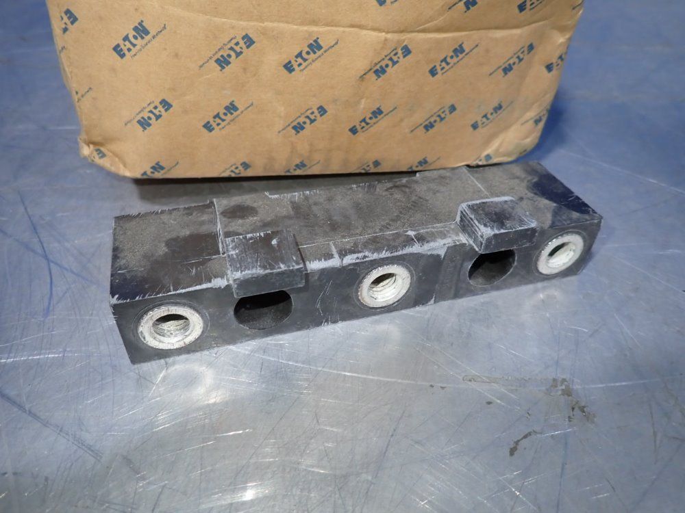 Eaton Support Insulator Kit