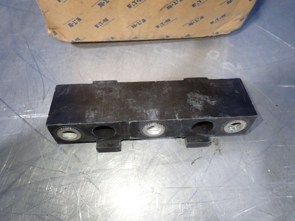 Eaton Support Insulator Kit