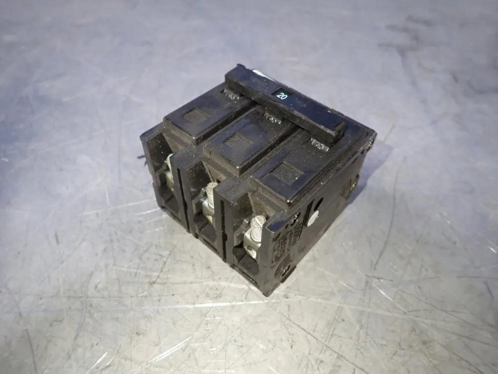 Eaton Circuit Breaker - Hqp3020h