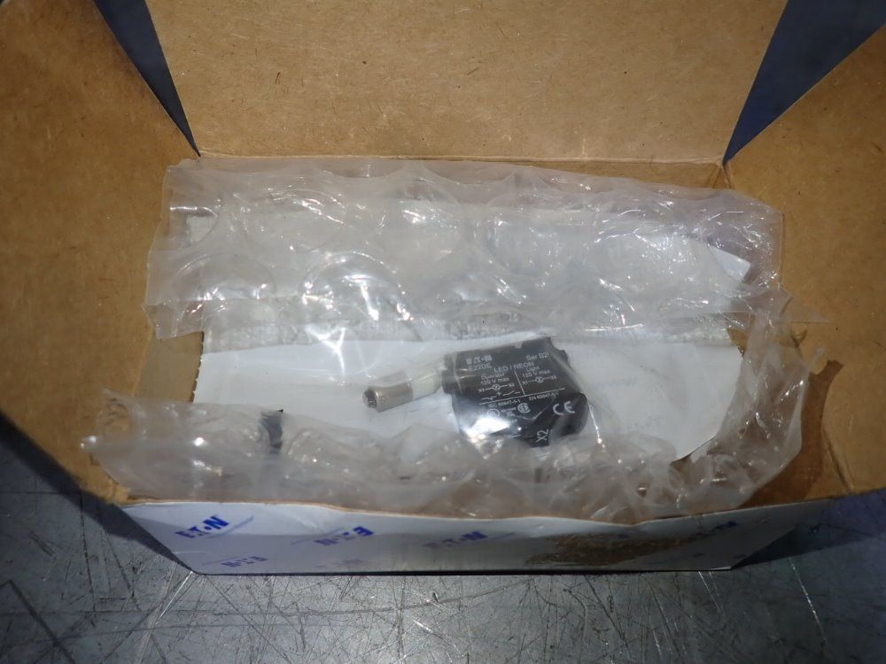 Eaton Full Voltage Light Unit - E22dl24w