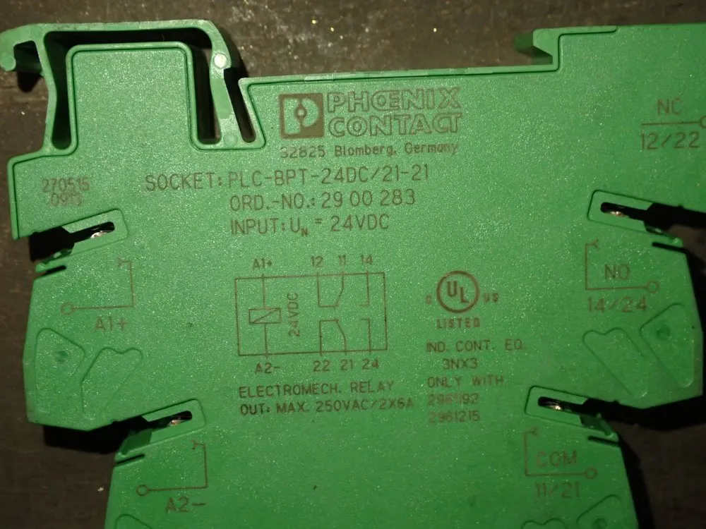 Phoenix Contacts Relay Socket - Plc-bpt-24dc/21-21