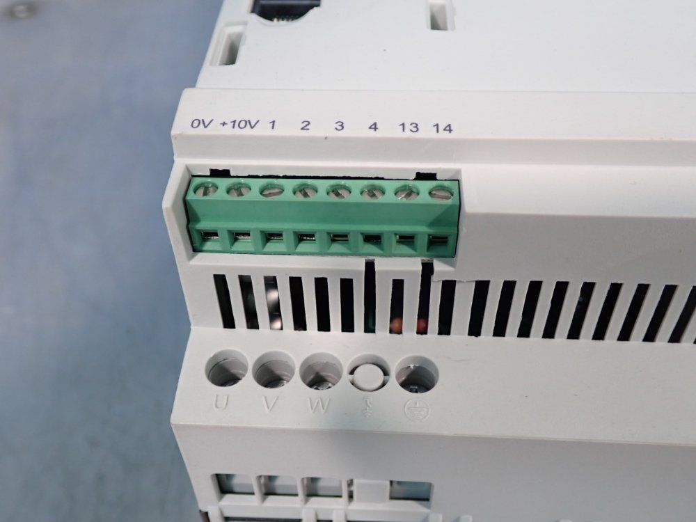 Eaton Variable Frequency Drive - De1-34016nn-n20n