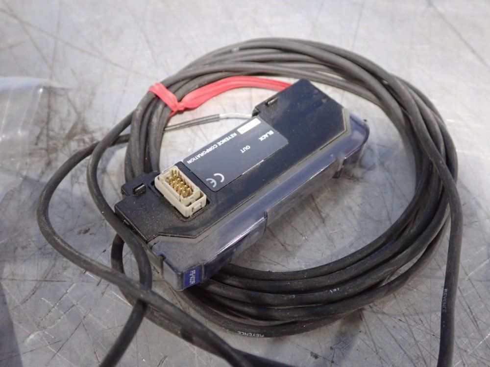 Keyence Photoelectric Fibre Amplifier - Fs-v22r