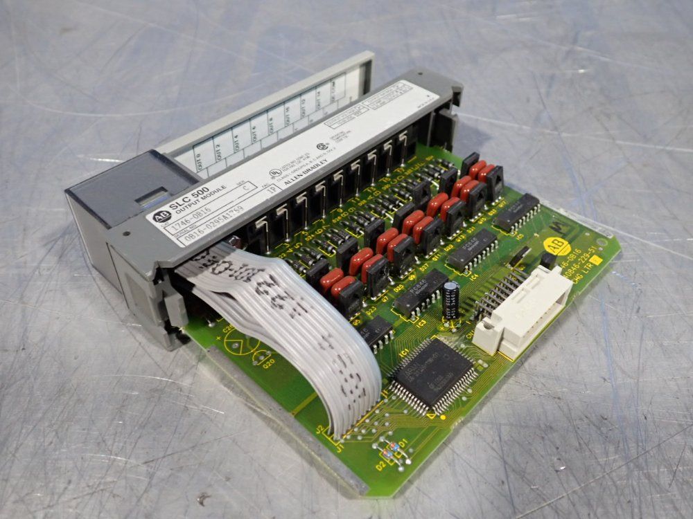 Allen Bradley Dc Output Module - 1746-0b16