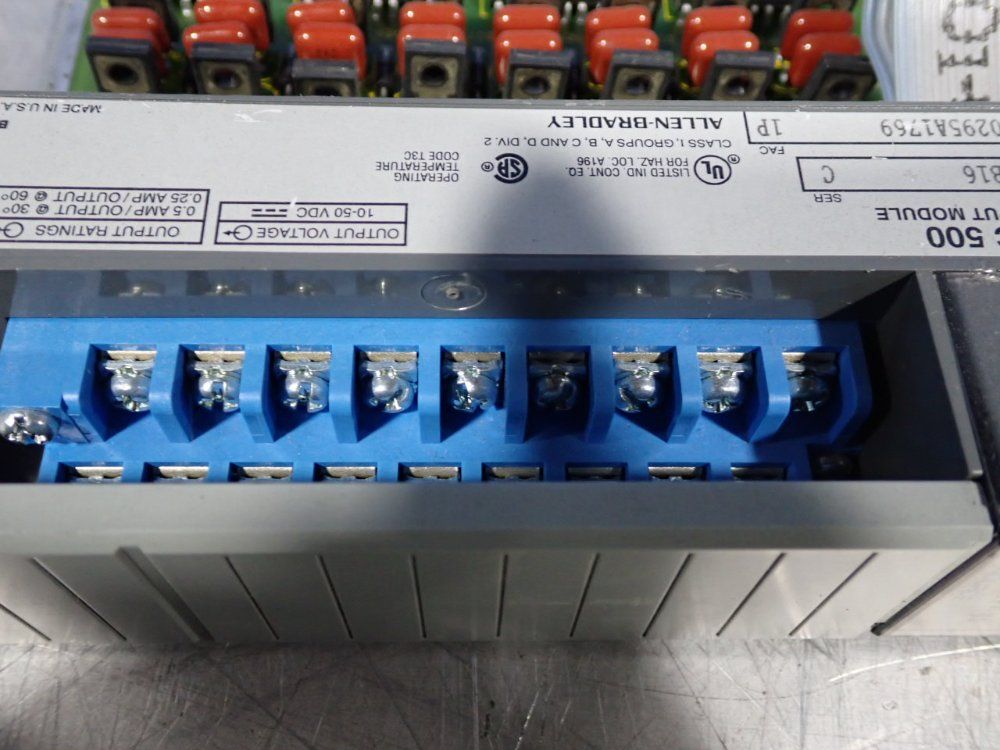 Allen Bradley Dc Output Module - 1746-0b16