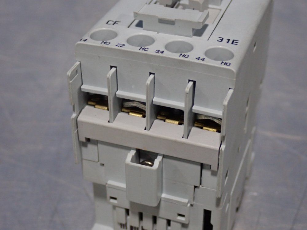 Allen Bradley Control Relay - 700-cf310