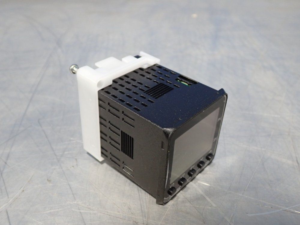 Omron Digital Controller - E5cc-rw2dum-000